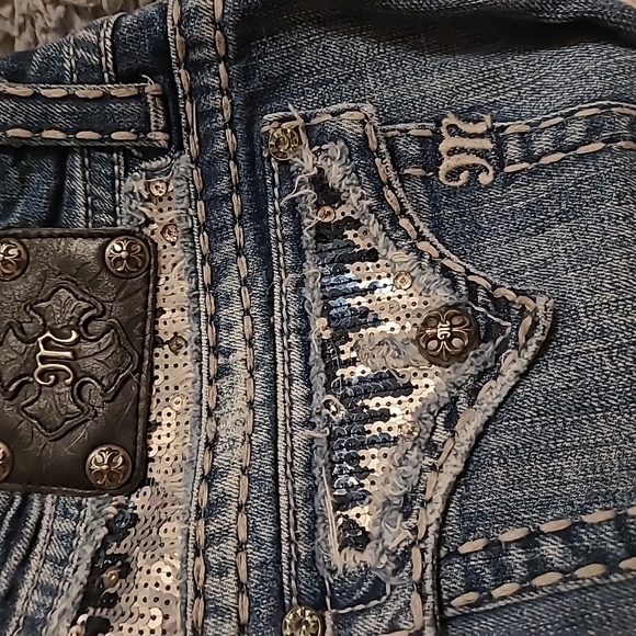 Miss Me JE5146P6 Capri Jean, 29x25 *EUC* $149 MSRP - Picture 2 of 4